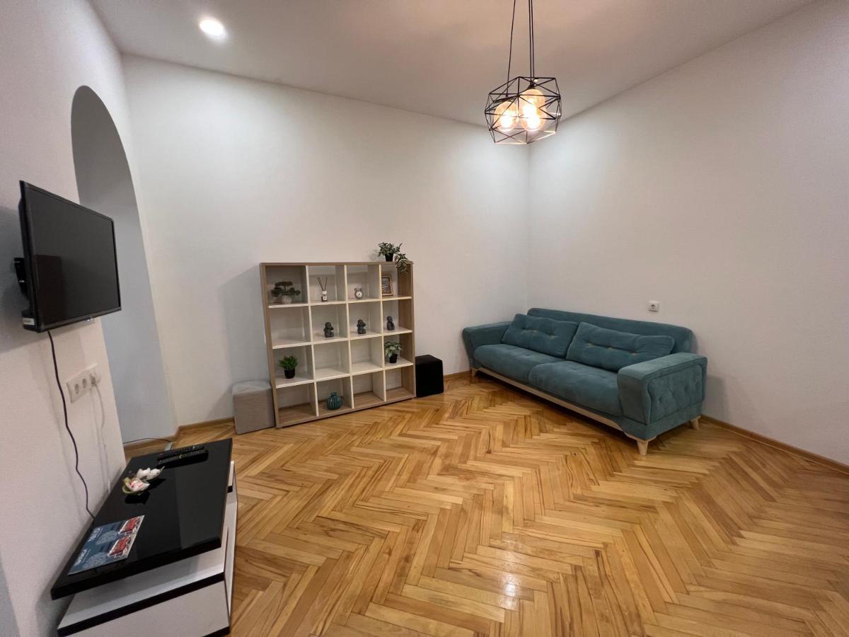 Cosy Apartment In Tbilisi Centre Exterior photo