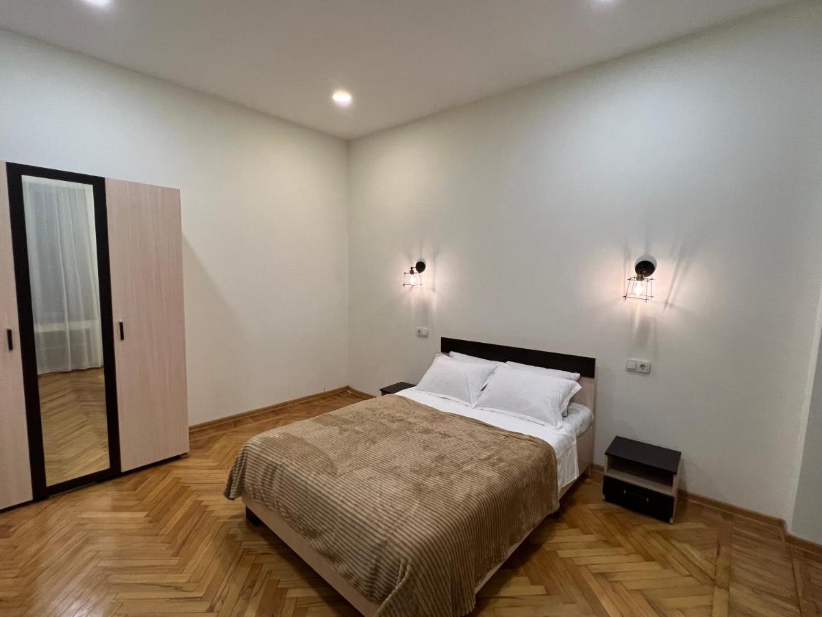 Cosy Apartment In Tbilisi Centre Exterior photo